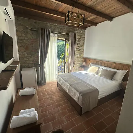 Keshtjella M&d , Ndoq Hotel